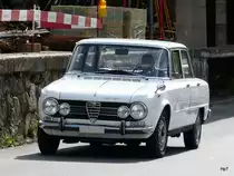 Ein Alfa Romero Giulia Super unterwegs in Samedan am 16.09.2010