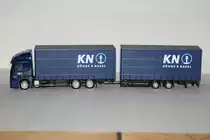 Mercedes Benz Actros L Volumen-H�ngerzug  K�hne & Nagel  exklusiv Modell Herpa