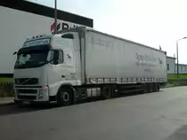 Was f�hrt ein Schwede ? Na selbstverst�ndlich Volvo.Dieser schwedische Volvo Sattelzug stand am 24.September 2010 in Bergen/R�gen.