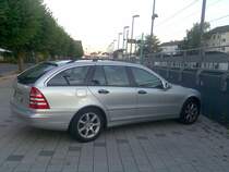 Einen schnen Mercedes-Benz E Klasse T-modell. Gesehen: Juli 2010