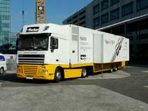 DAF XF Sattelschlepper aus England in der Stadt Basel am 22.09.2010