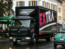 Renault mit Kastenaufbau unterwegs in Nidau am 08.09.2010