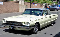 1966er Ford Thunderbird bei einem Oldie-Meeting in Kommern - 07.08.2010 