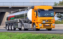 MB Actros 1844 Tanksattel auf der A61 bei Miel - 23.09.2010