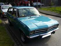 Opel Ascona Caravan. 1973 - 1975. Ein Kombimodell des Ascona A gab es ab der Markteinfhrung 1970. Bis zu den Werksferien 1973 hie das Modell Voyage und war recht aufwendig ausgestattet (u.a. Holzfolien auf den Seitenwnden). Oldtimertreffen Kokerei Zollverein.