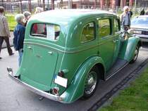 Heckansicht eines Vauxhall 14HP Saloon von 1937. Beschreibung siehe Bild 44.575. Oldtimertreffen Kokerei Zollverein.