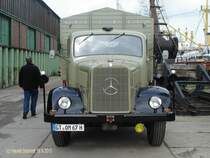 Mercedes-Benz L 5000 am 19.9.2010, Hafentreffen 2010 in Hamburg im Hafenmuseum Schuppen 50
Baujahre 1949 – Mitte 1952 / 112 PS, 120 PS ab 1950