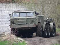 ZIL 135
2xV8-Benziner  2 Kupplungen  2 Getriebe

man mu hin hren und mitgefahren sein!