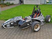 Der eac07 (ecurie aix car Nr.7)Rennwagen aus der Formula Student vom Team Ecurie Aix der Rwth Aachen mit demontierter Front am 04.10.2010 am Institut fr Kraftfahrzeuge in Aachen. Angetrieben wird das Fahrzeug von einem Suzuki GSX-R600-Motorradmotor mit 80 PS .