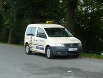 VW Caddy als Taxi wartet am Bahnhof Jena Paradies auf Kundschaft, Oktober 2010