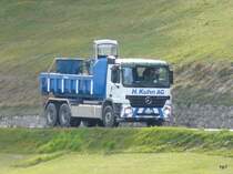 Mercedes Actros Muldentransporter unterwegs bei Bever am 16.09.2010