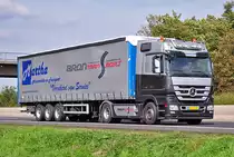 MB Actros 1844 LS auf der A61 bei Miel - 23.09.2010