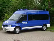 Ford Transit des THW-Ortverbands Hamburg-Wandsbek als Mannschaftstransporter.
