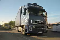 Volwo FH 15, bei ausladen in Lehrte, am 08.10.10.