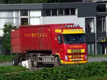 VOLVO-H�ngerzug  von PROMETAAL dreht im Bereich von Utrecht eine Wendekehrschleife;100903