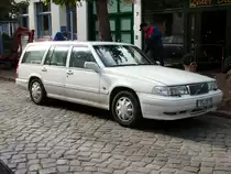 Volvo 960 Kombi im Oktober 2010 in Rostock.