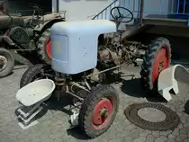 Traktor der Firma Eicher wird restauriert,
Holzhausen Juli 2010