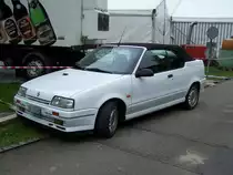 Ein Renault 19 16 V Kabrio in fischingen (CH) am 09/10/10.