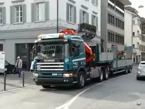 Scania 124c 420 Sattelschlepper unterweg in der Stadt Zug am 20.08.2010