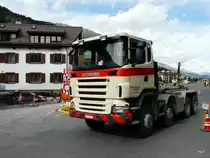 Scania Muldentransporter unterwegs in Samedan am 16.09.2010