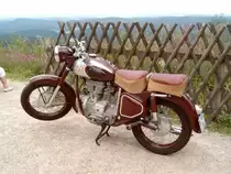 Eine AWO 425S vom Baujahr auf dem Auersberg im Erzgebirge