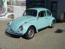 VW 1200  Spark�fer . 1967 - 1973. Eine Wirtschaftsflaute veranlasste die VW AG Anfang 1967, wieder ein abgespecktes Modell auf den Markt zu bringen.
Der Wagen war recht bescheiden ausgestattet und mit dem 34 PS starken 1.192 cm� 4-Zylinderboxer motorisiert. CentrO Oberhausen.