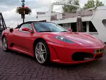 FERARRI_F360  im Hafengebiet von Willemstad;100829