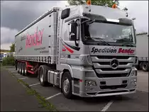 Mercedes Actros 1848 der Sped. Bender - blitzsauber hier bei der Rast an der A45 - Juli 2010