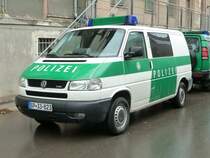 VW T 4 der Bundespolizei steht am Hbf Erfurt, Oktober 2010