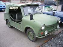 Sachsenring Trabant 601/A auch Grenz Trabant genannt, wartet wohl auf seine Restaurierung. Dieses Fahrzeug wurde vom handels�blichen 601 abgeleitet. Er diente meines Wissens bei den DDR-Grenztruppen und der NVA. Besucherparkplatz D�sseldorfer Meilenwerk.