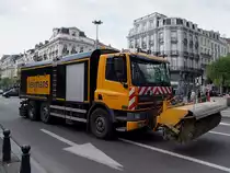 DAF-CF75 b�rstet sich durch die Stra�en von Br�ssel;100831