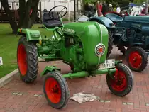 Sch�n restaurierter Allgaier A 111 aus dem Jahr 1955. Mit 875 ccm und 12 PS nicht �bermotorisiert. Aufgenommen in Bielfeld-J�llenbeck am 29.09.2010.