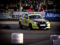 BMW 1er bremst stark. Aufgenommen: 15. Okt, 2010.