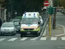 MB Sprinter als Ambulanzfahrzeug unterwegs in Rom, Oktober 2010