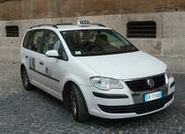 r�misches Taxi: VW Touran