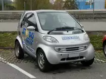 Silbriger Smart mit Werbung in Sch�nb�hl am 22.10.2010

