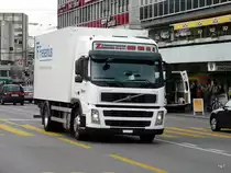 Volvo F9 250 mit Kastenaufbau unterwegs in der Stadt Bern am 22.10.2010