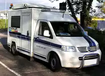 - ausger�stet mit Sonderaufbau zur Begleitung von Schwertransporten ist dieser VW  - im Sauerland gesehen am 26.10.10