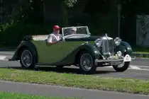 Aber drei MG TF sind wirklich sehr sehr selten, zumindest in Grefrath. Hier ist noch mal der selbe in gr�n :-)