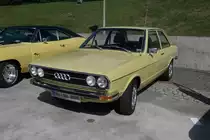 Obwohl kein US-Car, durfte auch ein Audi 80 mit ins Eisstadion...