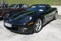 Diese Corvette C6 Targa von 2008 ist etwas ganz besonderes: Sie geh�rt zur  Indy 500 Pace Car -Serie; von 500 St�ck wurden nur 25 St�ck nach Europa geliefert. Alle 500 Exemplare sind von Emerson Fittipaldi handsigniert. Der 6,2-l V8 bringt es auf 450 PS und 310 km/h.