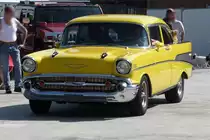 Ein Chevrolet Bel Air von 1957 dreht eine Runde auf der Eisbahn in Grefrath im August 2010 (die Bahn war nat�rlich eisfrei).