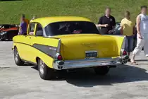 Ein Chevrolet Bel Air von 1957 dreht eine Runde auf der Eisbahn in Grefrath im August 2010 (die Bahn war zu der Zeit nat�rlich eisfrei).