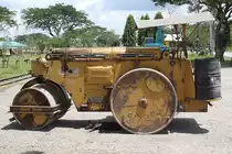 Japanische  WATANABE  Walze am 25.Oktober 2010 beim Bf. Kantang.