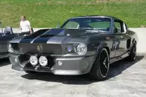 Ein stark getunter Ford Mustang der zweiten Baureihe auf der US-Car-Show in Grefrath im August 2010.