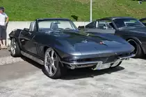Eine Corvette C2  Sting Ray  Cabrio auf der US-Car-Show in Grefrath im August 2010.
