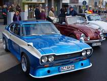 Michael H. hat ihn schon als Spiegelbild erkannt, Ford Capri bei einem Strassenfest am 24.10.2010 in Aachen Brand. Neben dem Capri sehen die VW Kfer Cabrio schon fast bieder aus.