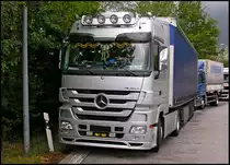 Mercedes Actros 1848 bei der wohlverdienten Pause auf der Rastst�tte - im Juli 2010