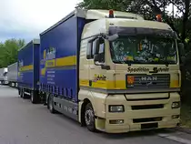 MAN TGX 18440 als H�ngerzug 
bei der Rast an der A 45 - 26. Juli 2010