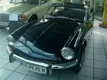 Triumph Spitfire MkIII, englischer Roadster, Baujahr 1967, 4-Zyl.Reihenmotor mit 1280 und 74PS, Vmax.150Km/h, Oldtimersammlung B�tzingen/Kaiserstuhl, Okt.2010